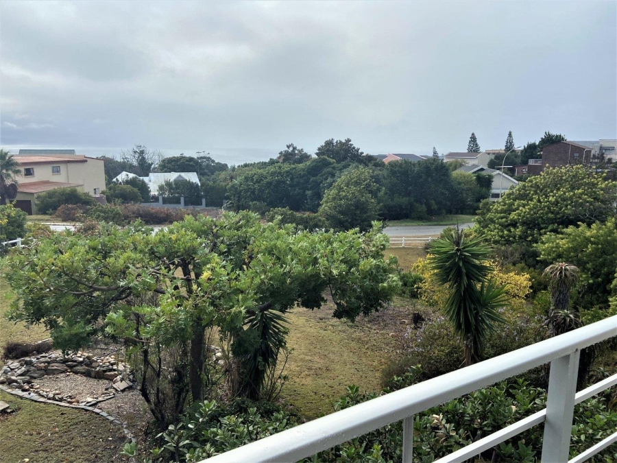 3 Bedroom Property for Sale in Wavecrest Eastern Cape